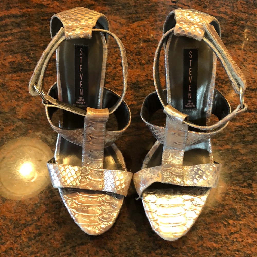 Steve Madden platform sandals